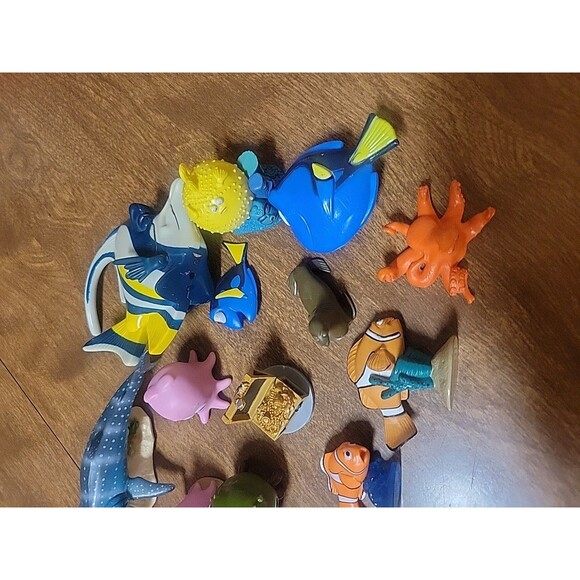 Disney Pixar Finding Dory Nemo Action Figure Lot Cake Toppers - Picture 7 of 8